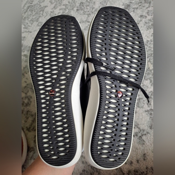 CLARKS Un Rio Black Sprint Black Leather Lace up Sneaker size 8 - Picture 5 of 10